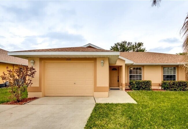 1045 SE 11th St in Cape Coral, FL - Foto de edificio - Building Photo
