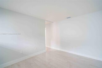 465 NE 59th St in Miami, FL - Building Photo - Building Photo