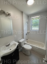 678 Scotland in Orange, NJ - Building Photo - Interior Photo