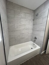 9745 Long Point Rd in Houston, TX - Building Photo - Building Photo