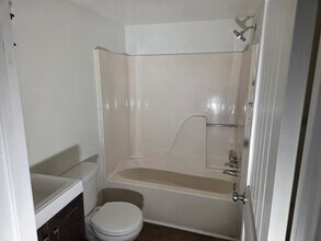 1012 W 36th St, Unit A in Norfolk, VA - Building Photo - Building Photo