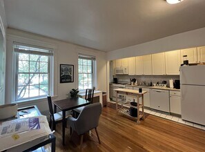 852 Massachusetts Ave, Unit 3 in Cambridge, MA - Building Photo - Building Photo