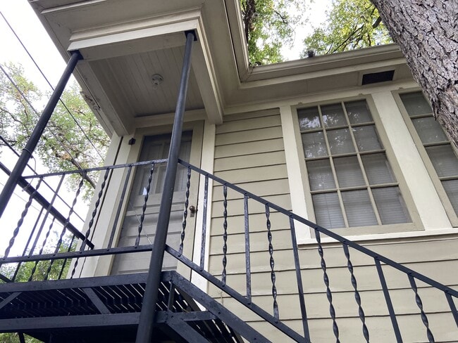 2517 Harris Blvd, Unit C in Austin, TX - Foto de edificio - Building Photo