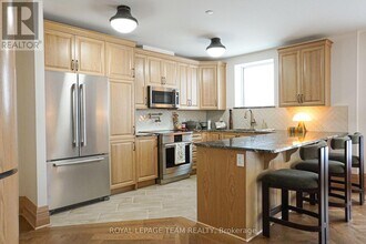 1050 Canadian Shield Ave in Ottawa, ON - Building Photo - Building Photo