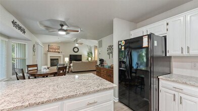 9 E Elvendon Dr in Bella Vista, AR - Building Photo - Building Photo