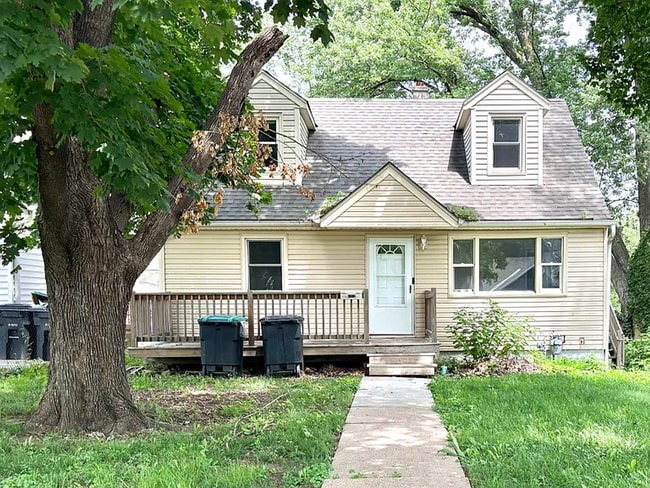 property at 6042 Franklin St