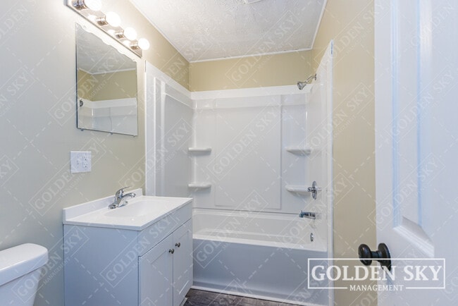 2125 E Harvard Ave in Muncie, IN - Foto de edificio - Building Photo