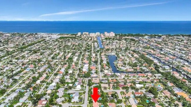 2320 NE 51st St in Lighthouse Point, FL - Building Photo - Building Photo