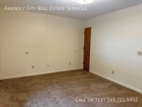 1105 Lincolnshire Dr in Harrisonburg, VA - Building Photo - Building Photo