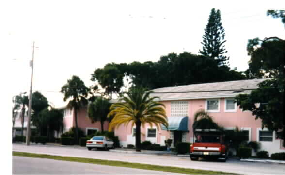 Fairways on the Green in Delray Beach, FL - Building Photo - Building Photo