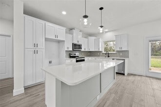 600 Fisher Dr in Bronson, FL - Building Photo - Building Photo
