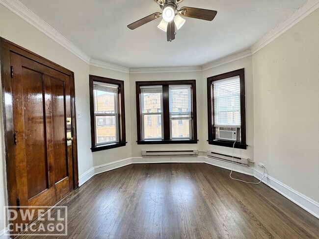 3820 N Greenview Ave, Unit 1 in Chicago, IL - Building Photo - Building Photo