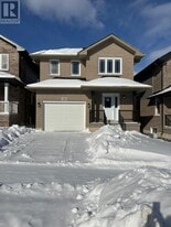 240 O'Neil St in Peterborough, ON - Building Photo