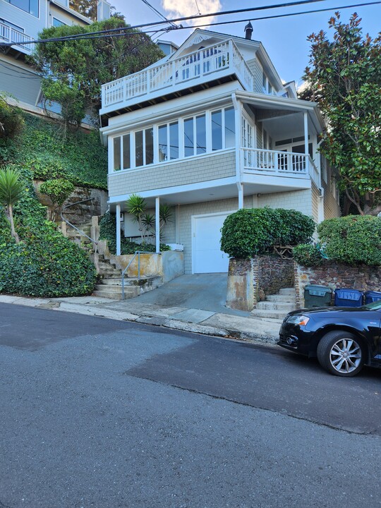 109 West St in Sausalito, CA - Building Photo