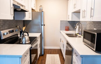 Cochise Apartments in Burien, WA - Building Photo - Building Photo