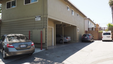 2100 Sahara Way in Santa Clara, CA - Building Photo - Building Photo