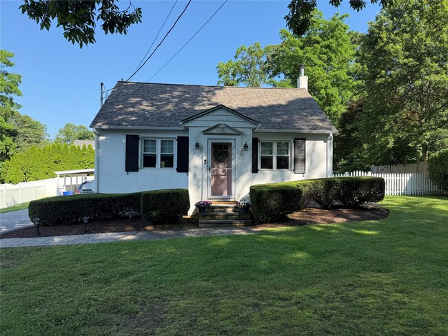 property at 9 Bergen Ct