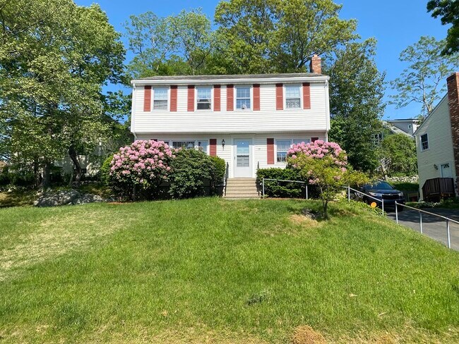 property at 17 Circle Rd