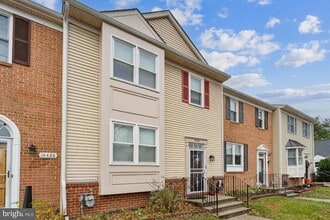 14430 Bakersfield Ct in Silver Spring, MD - Foto de edificio - Building Photo