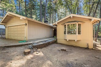 14334 Sinclair Cir in Magalia, CA - Building Photo - Building Photo