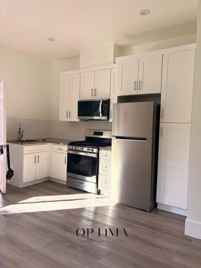 7413 Oak Park Ave in Los Angeles, CA - Building Photo - Building Photo