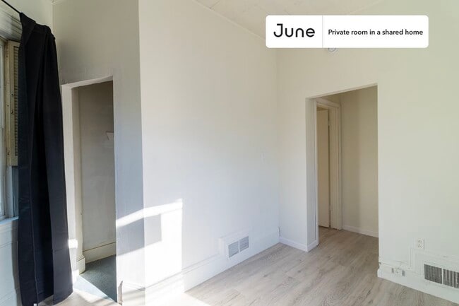 Private bedroom in 4 bed/1.5 bath Home in Boston, MA - Building Photo - Building Photo