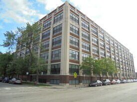 3963 W Belmont Ave in Chicago, IL - Building Photo