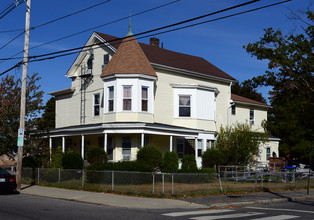 211 Academy Ave in Providence, RI - Building Photo - Building Photo