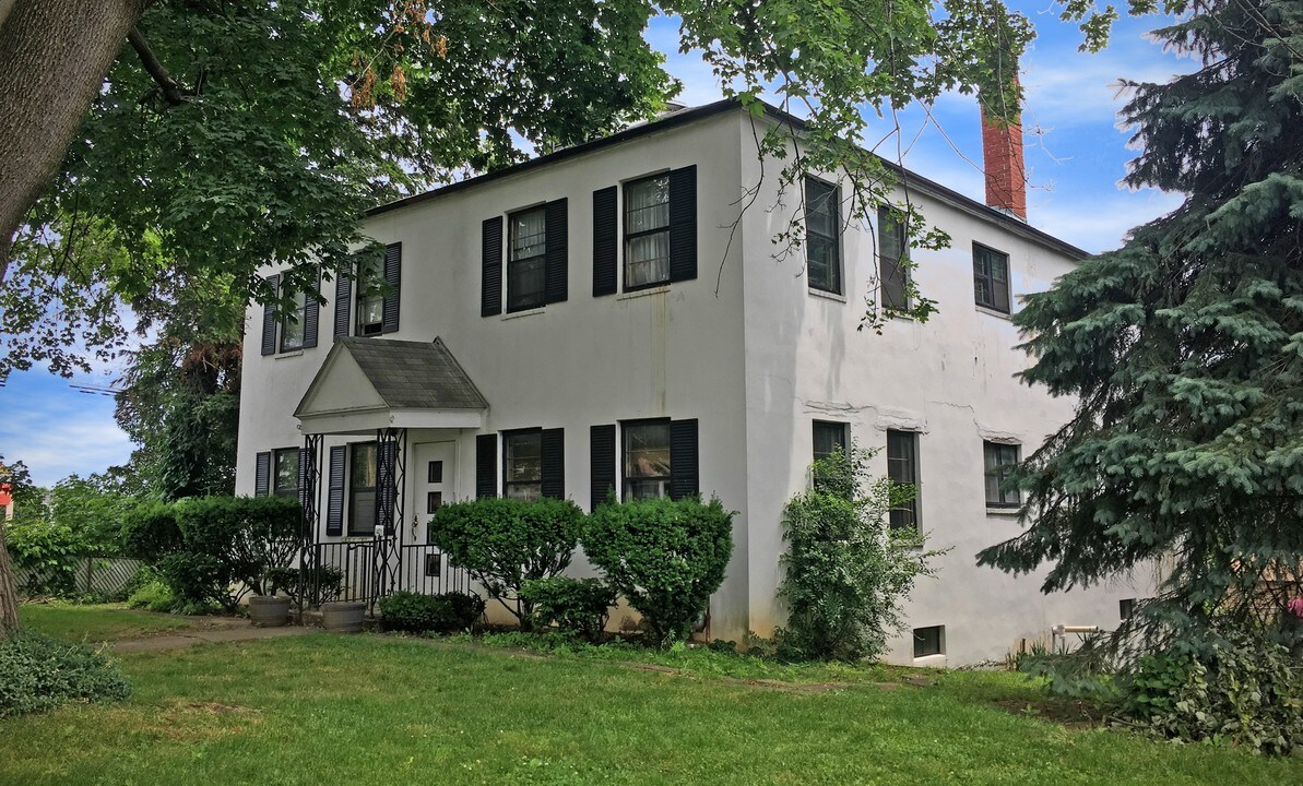 1401 Market St in Camp Hill, PA - Building Photo