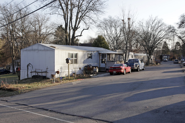 130 W Monticello Ave in Madison, TN - Building Photo - Building Photo