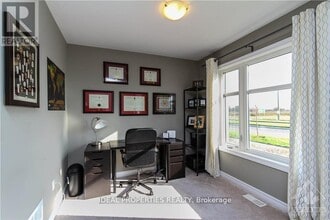 524 Silvertip Ln in Ottawa, ON - Building Photo - Building Photo