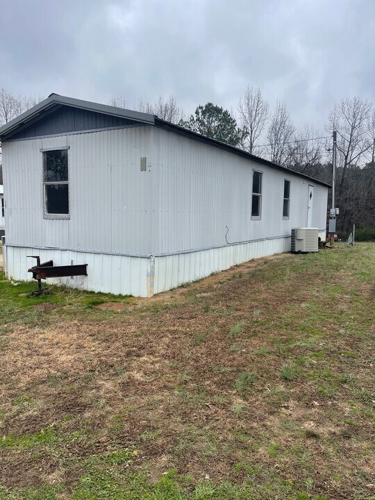 65 Fowler Cir in Hollow Rock, TN - Building Photo