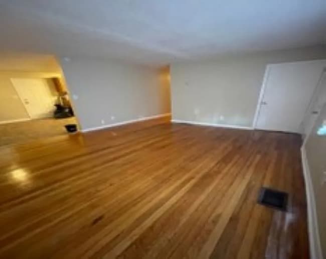 857 Fairburn Rd NW