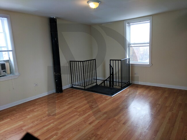627 W Oakdale Ave, Unit #633-4