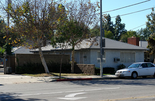 10942 Lampson Ave Apartments