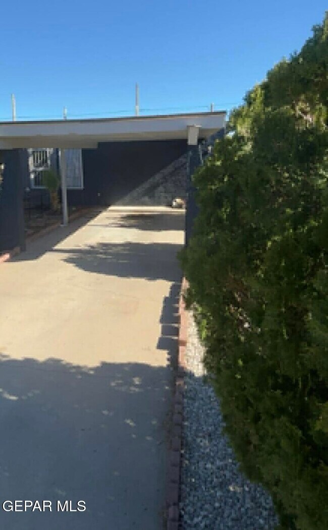8804 Kenneth St in El Paso, TX - Building Photo - Building Photo