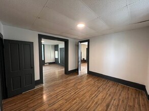 453 N 6th St in Cambridge, OH - Foto de edificio - Building Photo