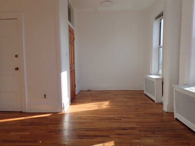 287 Shepherd Ave-Unit -3 in Brooklyn, NY - Building Photo - Building Photo