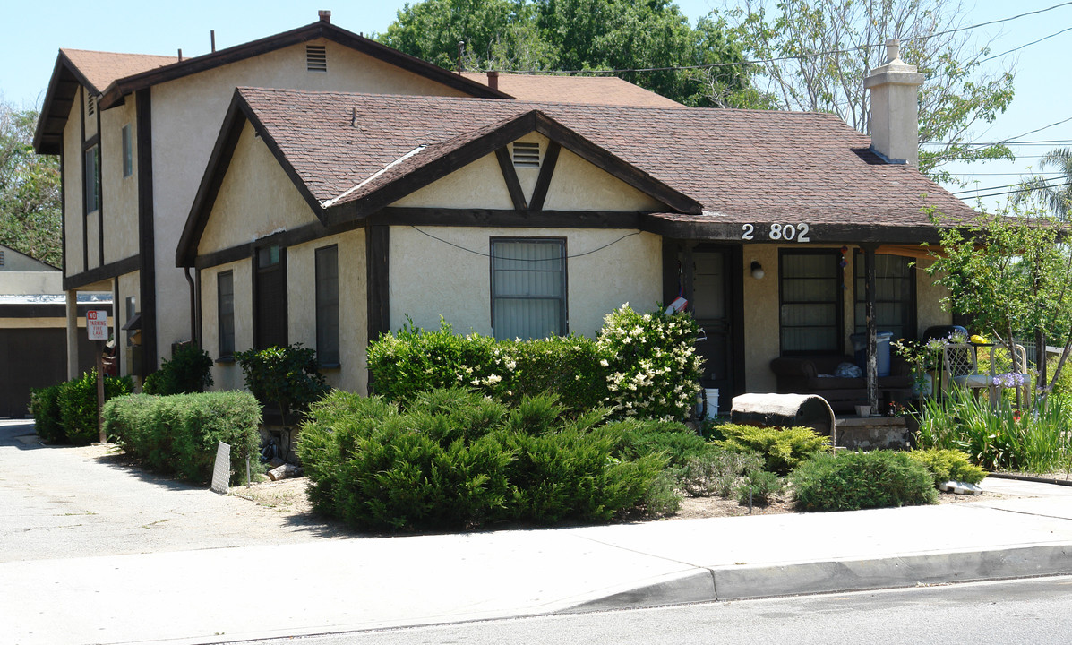 24802 Walnut St in Newhall, CA - Building Photo