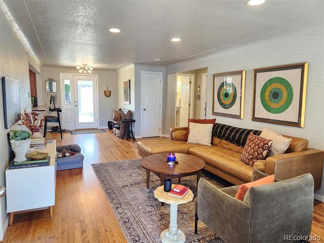 5520 E Thrill Pl in Denver, CO - Foto de edificio - Building Photo