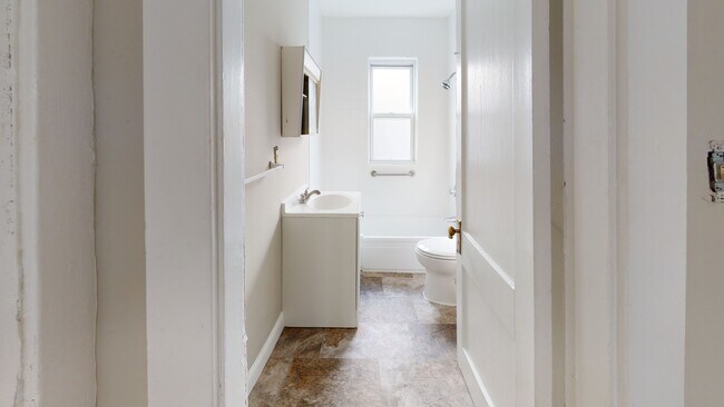 280 McGrath Hwy, Unit 3 in Somerville, MA - Building Photo - Building Photo