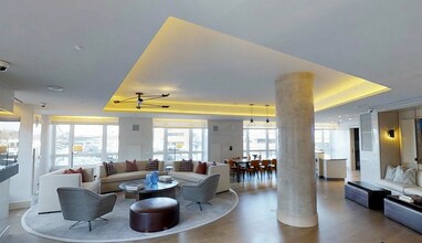 100 Lovejoy Wharf in Boston, MA - Foto de edificio - Building Photo