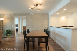 1944 Klingensmith Rd in Bloomfield Township, MI - Building Photo - Building Photo