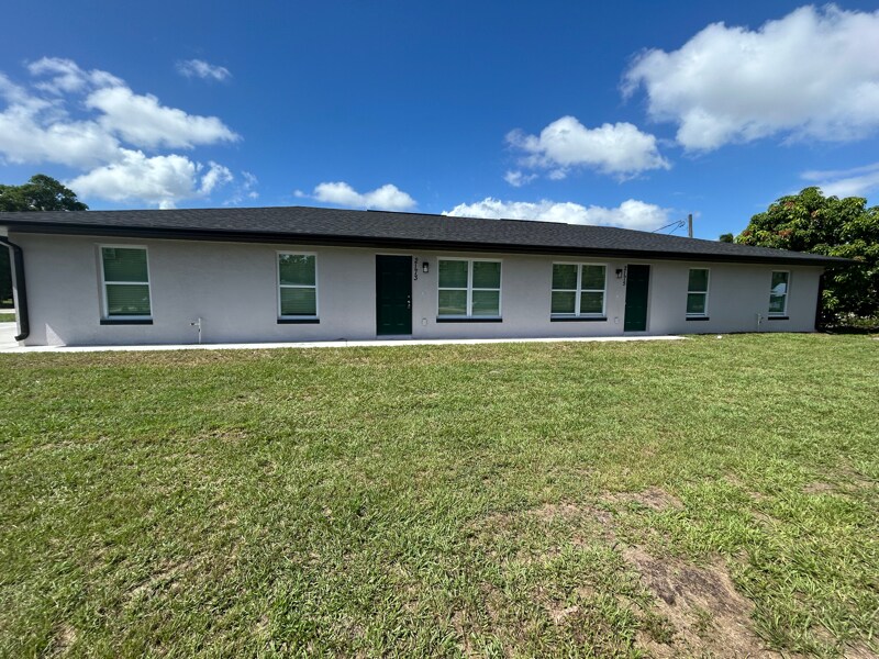 2173-2175 South St in Ft. Myers, FL - Building Photo
