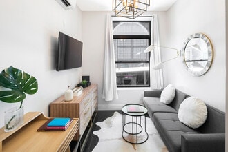 980 3rd Ave in New York, NY - Building Photo - Building Photo