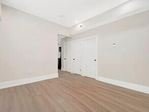 944 N Damen Ave in Chicago, IL - Foto de edificio - Building Photo