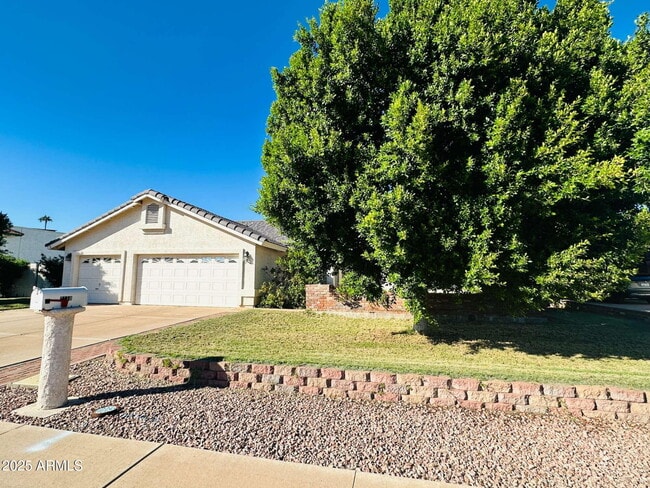 2110 E Enrose Cir in Mesa, AZ - Building Photo - Building Photo