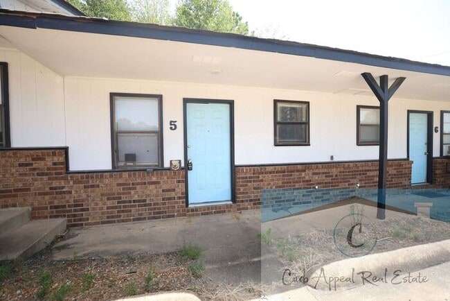 property at 1708 Pineview St