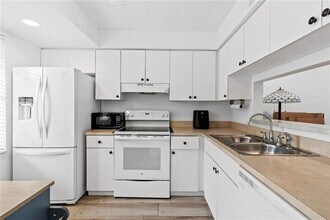 247 City View Dr in Fort Lauderdale, FL - Building Photo - Building Photo