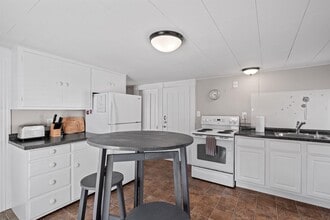 21 Portsmouth Ave in Exeter, NH - Building Photo - Building Photo